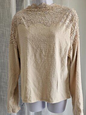 Women's Long sleeve lace and Peral Detail Elegant top Beige Size 2XL NWT